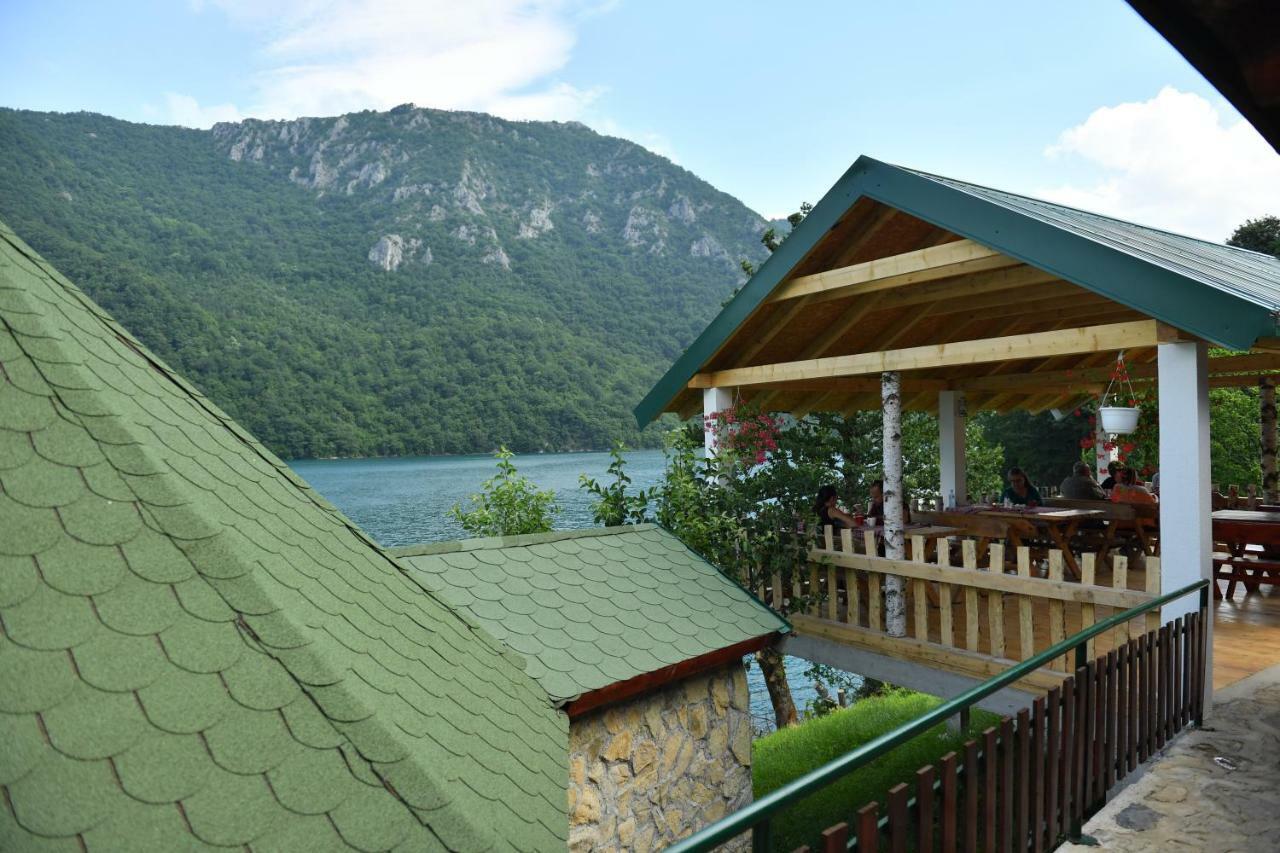 B&B Konak 플루지네 외부 사진